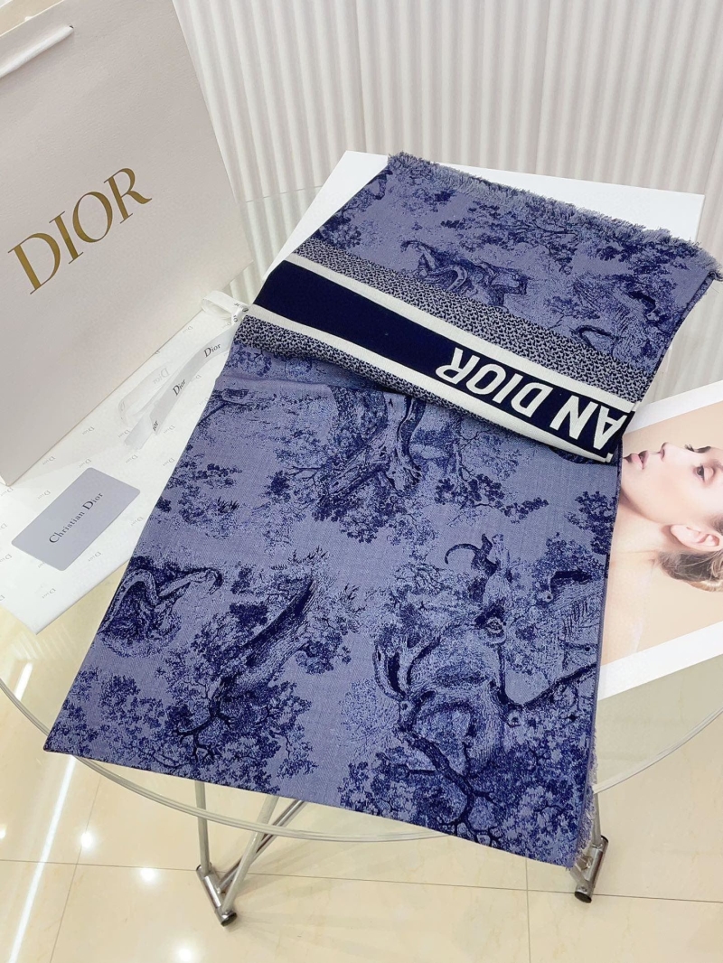 CHRISTIAN DIOR